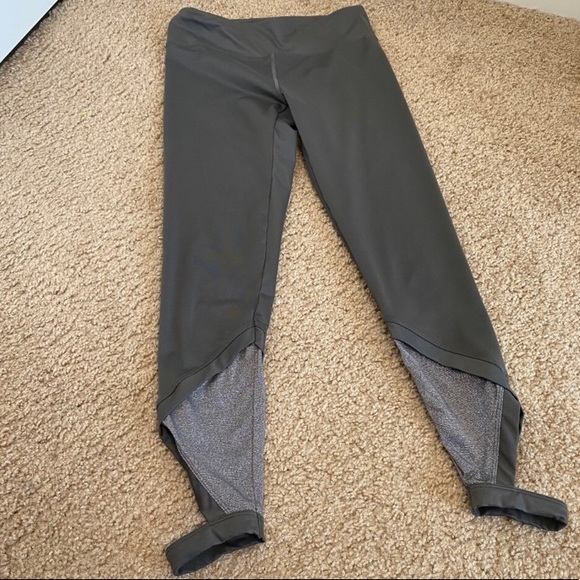 Joylab Grey Capri Cutout Ballet Leggings - Picture 10 of 13